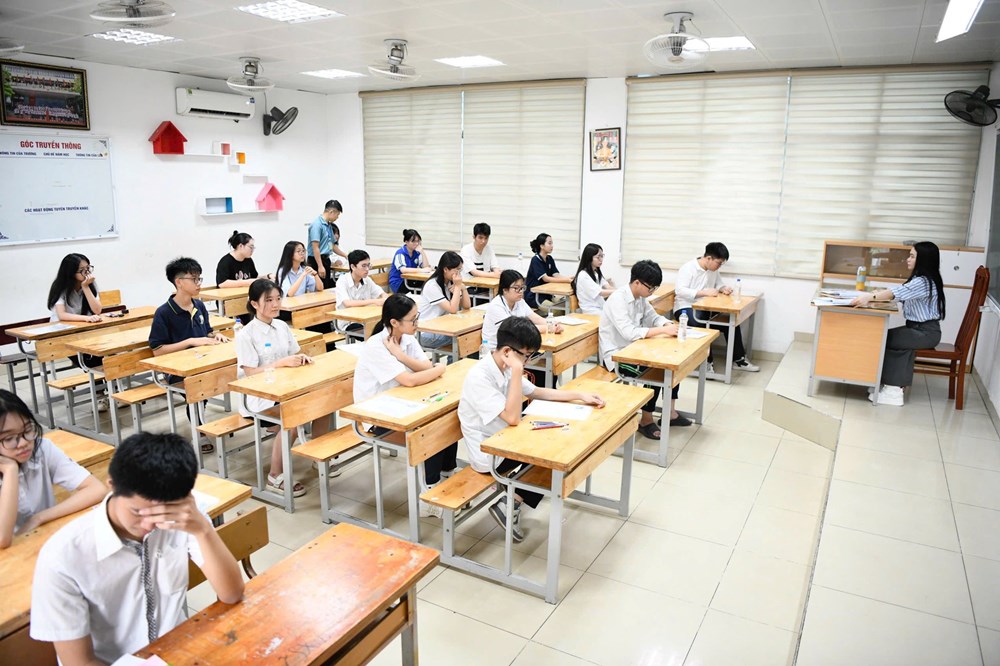 Gần 103.000 thí sinh Hà Nội bước vào môn thi đầu tiên - ảnh 16