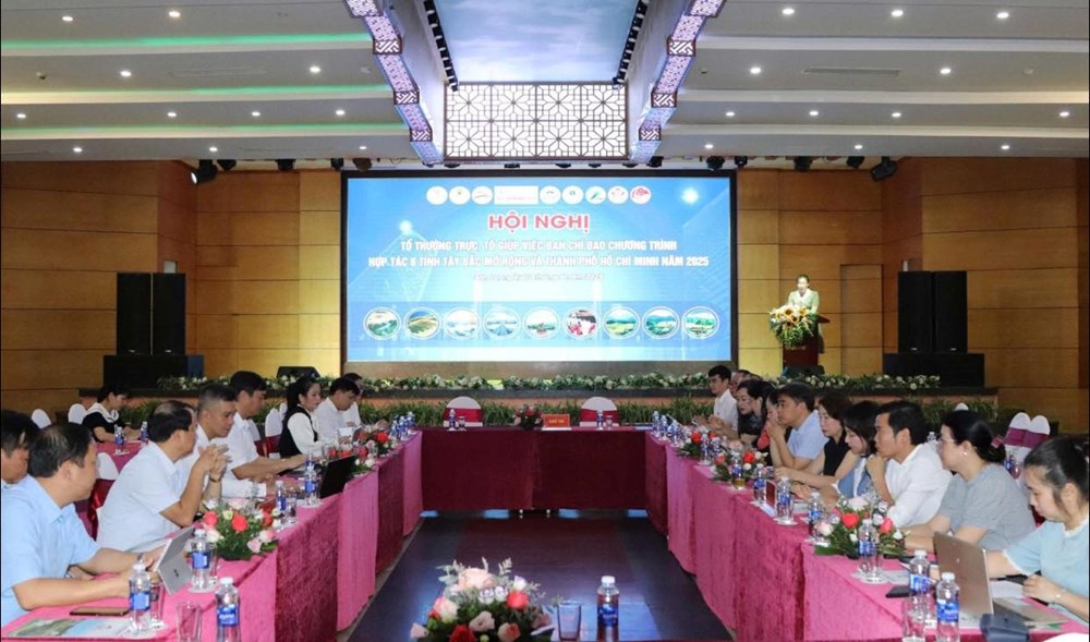 Hợp tác phát triển du lịch 8 tỉnh Tây Bắc mở rộng và TP.HCM năm 2025 - ảnh 1