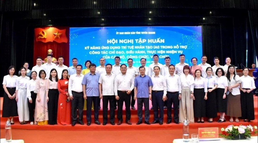 Nâng cao năng lực ứng dụng trí tuệ nhân tạo cho đội ngũ cán bộ, công chức, viên chức - ảnh 1