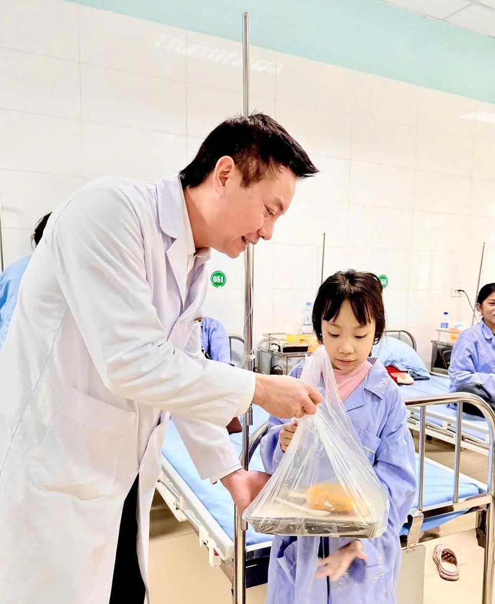 Bếp ăn “0 đồng” giữa lòng phố thị - ảnh 1