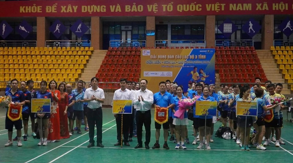 Gần 100 VĐV Giải Bóng bàn CLB 3 tỉnh Điện Biên - Sơn La - Lai Châu - ảnh 1