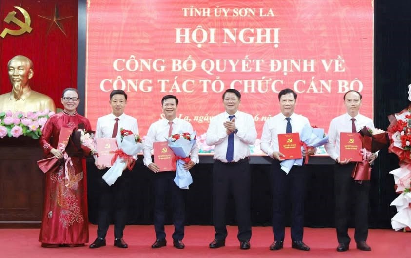 Công bố hợp nhất Báo Sơn La và Đài Phát thanh - Truyền hình tỉnh Sơn La - ảnh 1