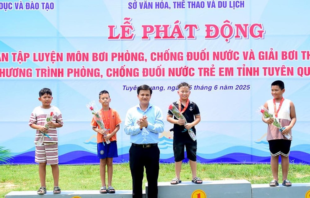 Tuyên Quang phát động toàn dân tập luyện môn bơi phòng, chống đuối nước - ảnh 2