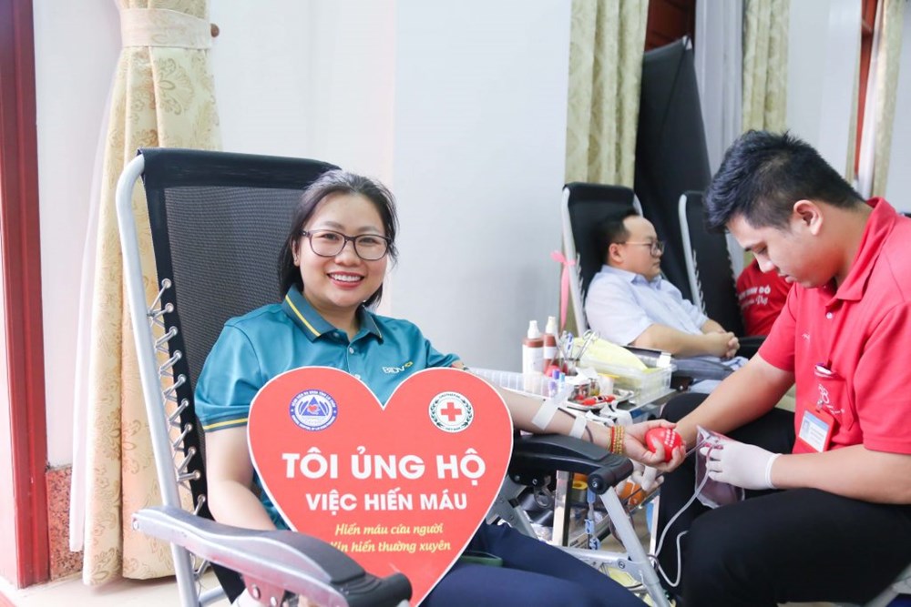 Lai Châu tôn vinh người hiến máu tiêu biểu và khởi động “Hành trình Đỏ” 2025 - ảnh 2
