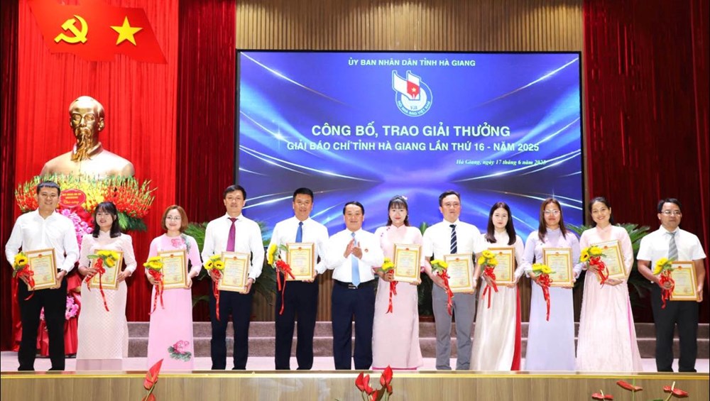 Hà Giang kỷ niệm 100 năm Ngày Báo chí cách mạng Việt Nam - ảnh 2