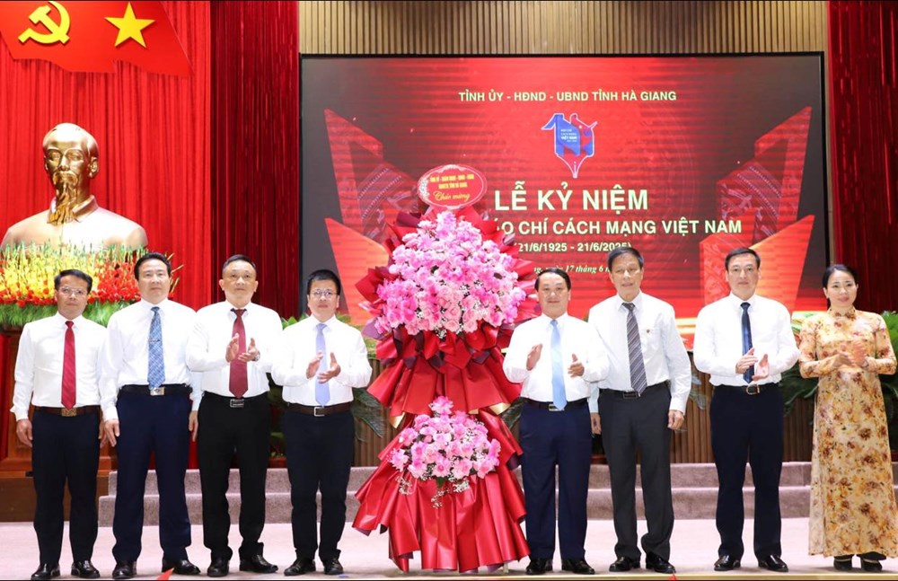 Hà Giang kỷ niệm 100 năm Ngày Báo chí cách mạng Việt Nam - ảnh 1