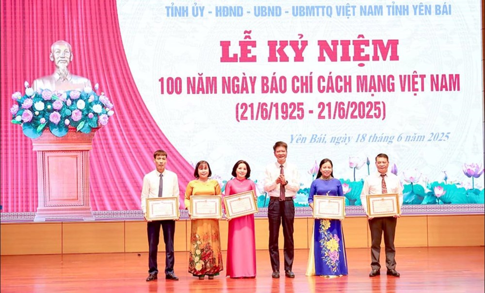 Yên Bái kỷ niệm 100 năm Ngày Báo chí cách mạng Việt Nam - ảnh 2