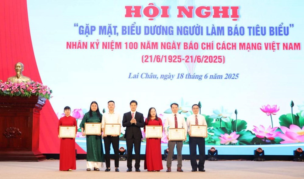 Lai Châu gặp mặt, biểu dương người làm báo tiêu biểu - ảnh 1
