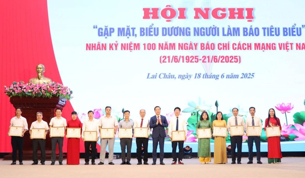 Lai Châu gặp mặt, biểu dương người làm báo tiêu biểu - ảnh 2