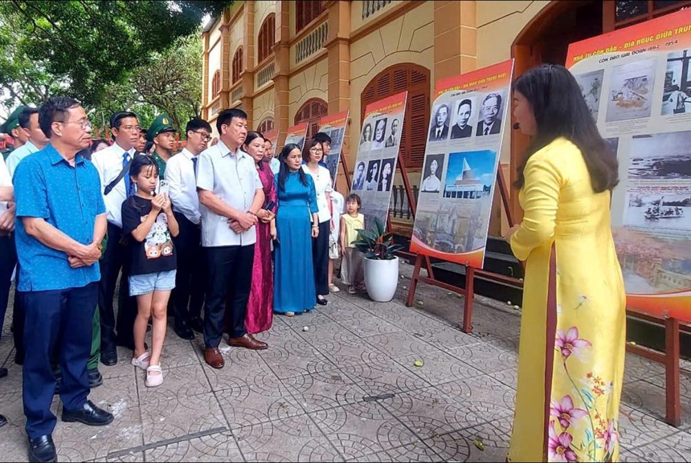 Triển lãm “Từ nhà tù Sơn La đến nhà tù Côn Đảo - Địa ngục trần gian” - ảnh 1