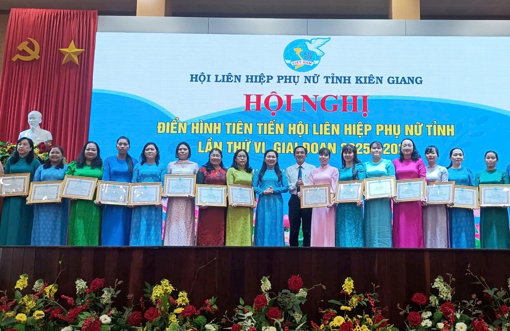 Hội Phụ nữ Kiên Giang biểu dương 88 tập thể, cá nhân có thành tích xuất sắc - ảnh 1