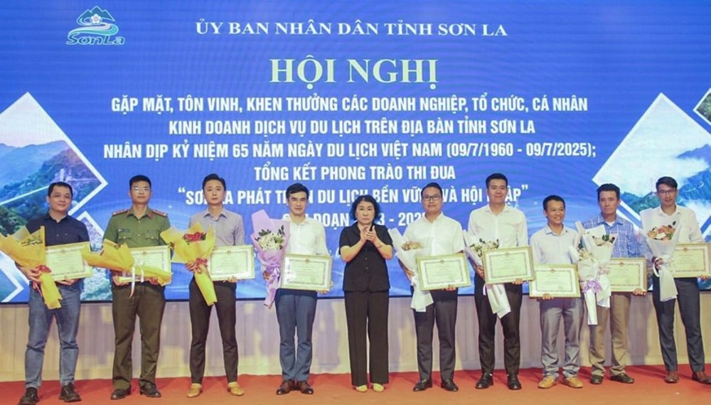 Sơn La tôn vinh các điển hình tiêu biểu trong phát triển du lịch - ảnh 3