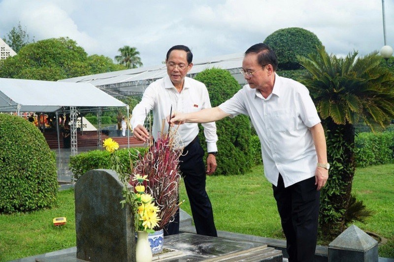 Phó Chủ tịch Quốc hội  Trần Quang Phương thăm các gia đình chính sách tại Điện Biên - ảnh 4