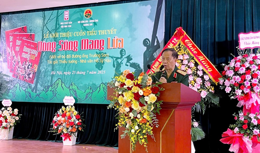 “Dòng sông mang lửa” - bản anh hùng ca về bộ đội xăng dầu Trường Sơn - ảnh 1