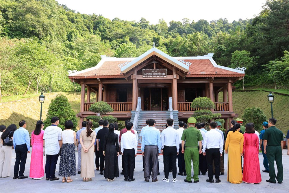 Ban Nội chính Trung ương dâng hương tưởng niệm Đại tướng Võ Nguyên Giáp tại Sơn La - ảnh 2