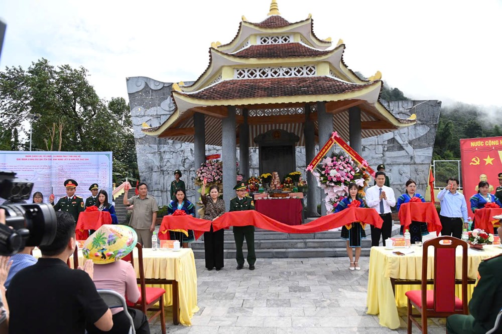 Khánh thành Nhà bia ghi tên các Anh hùng, liệt sĩ khu vực Dào San - ảnh 1
