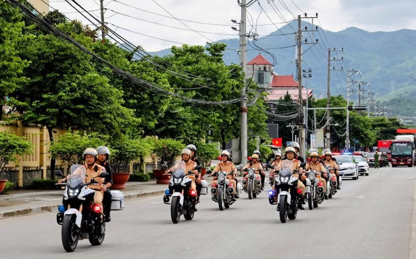 Điện Biên ra quân cao điểm trấn áp tội phạm, bảo đảm an ninh, trật tự - ảnh 1