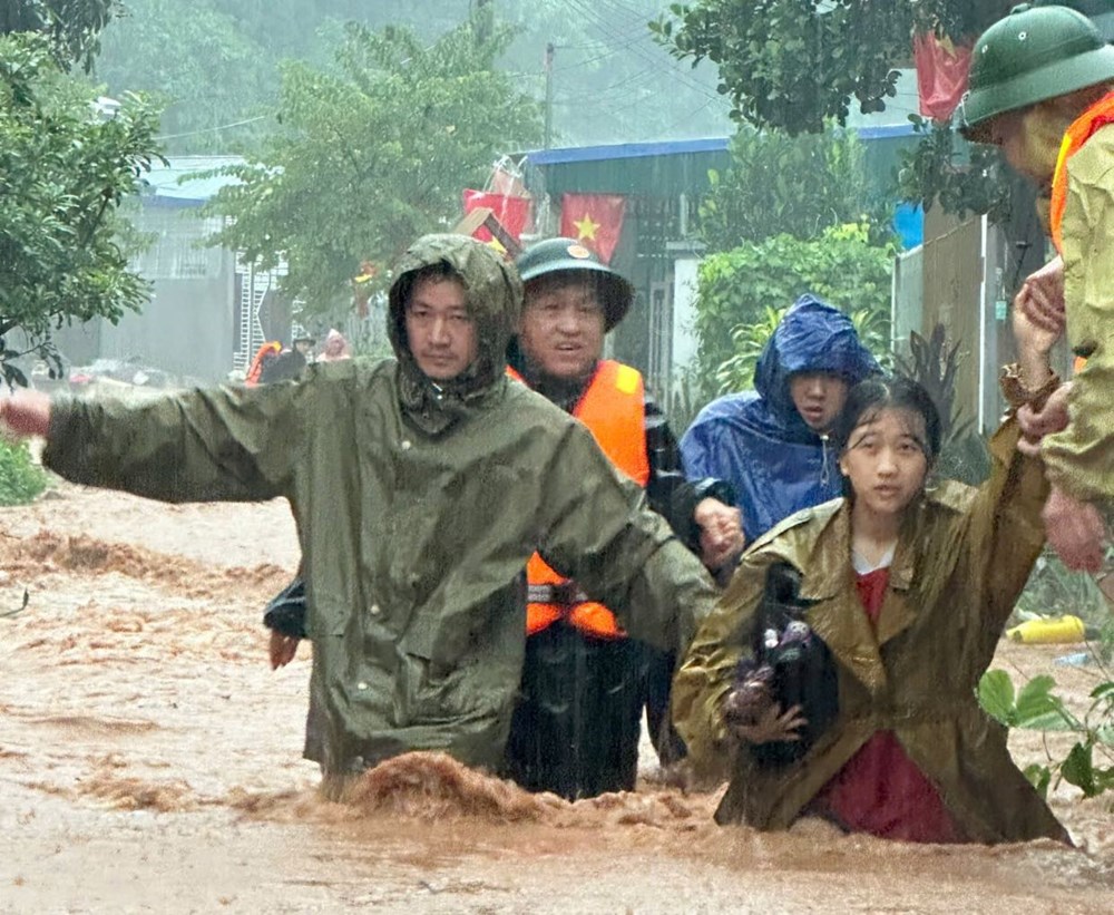 Mưa lũ gây chia cắt và cô lập hoàn toàn nhiều khu vực - ảnh 5
