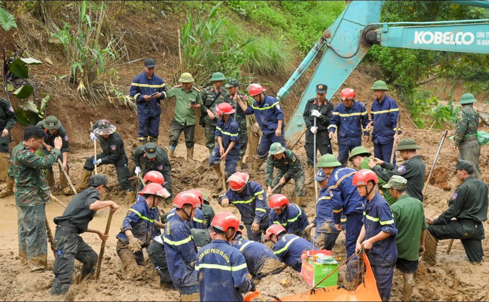 Tìm thấy thi thể 2 cháu nhỏ bị vùi lấp tại bản Háng Pu Xi - ảnh 2
