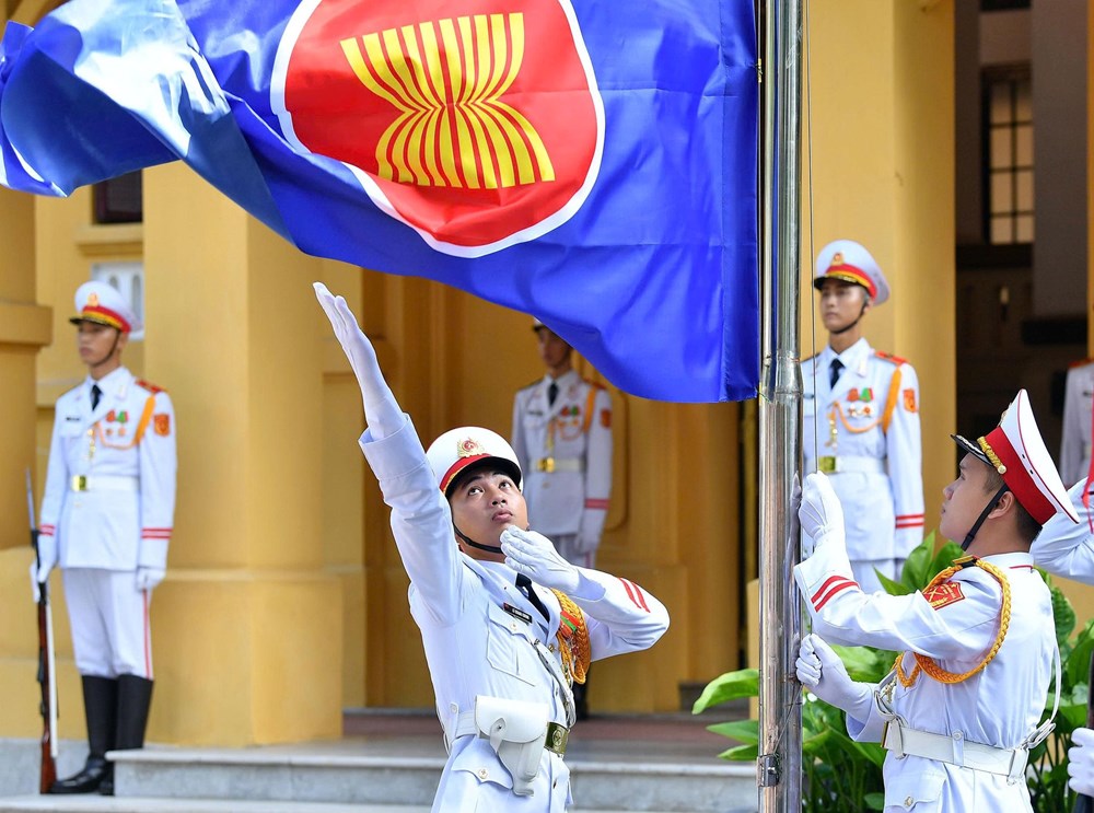 Lễ thượng cờ kỷ niệm 58 năm Ngày thành lập ASEAN - ảnh 2