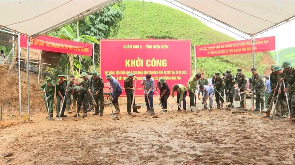 Khởi công xây dựng, sửa chữa nhà ở cho nhân dân bị thiệt hại do mưa lũ - ảnh 1