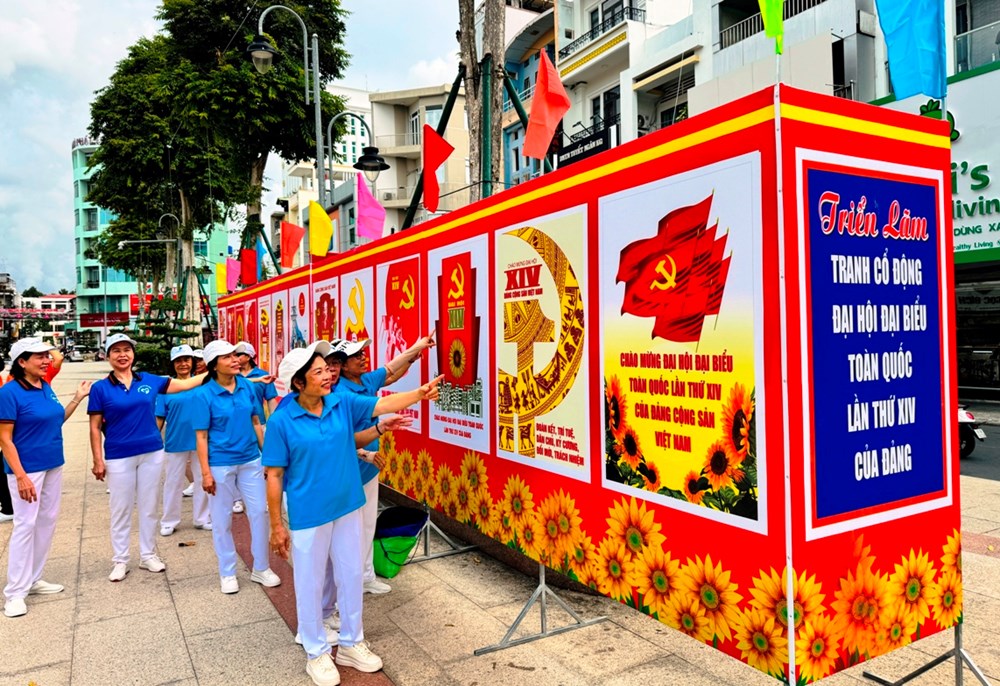 An Giang triển lãm, chiếu phim tuyên truyền Đại hội Đảng bộ các cấp - ảnh 2