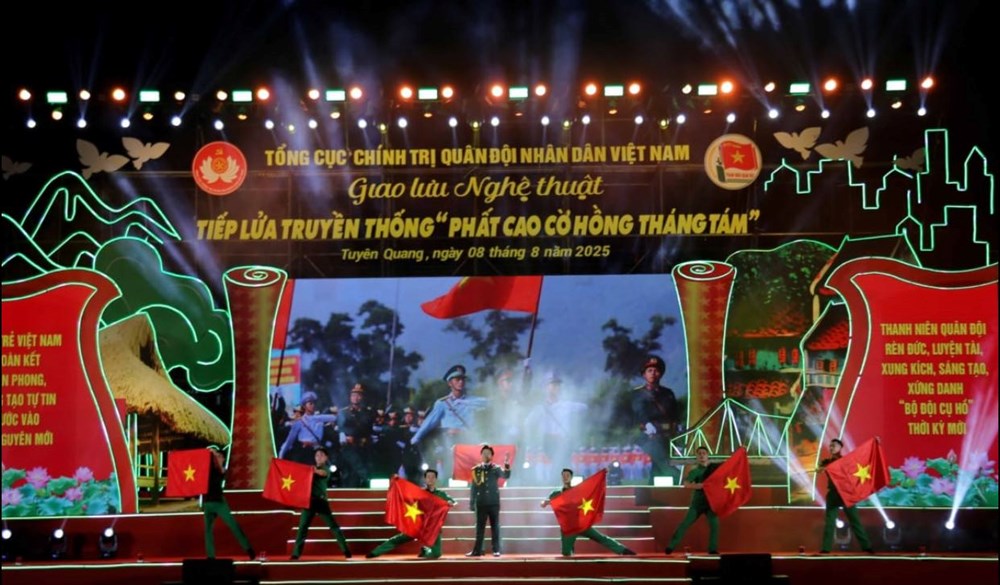 Đặc sắc chương trình nghệ thuật “Phất cao cờ hồng Tháng Tám” - ảnh 1