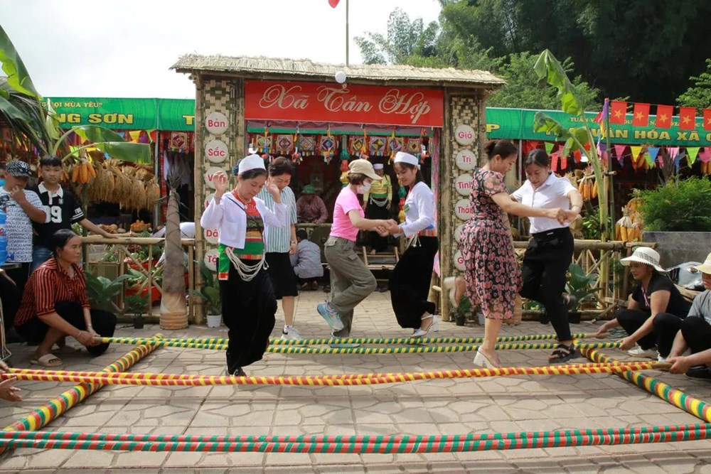 Đến Mộc Châu trải nghiệm Tết Độc lập cùng đồng bào các dân tộc - ảnh 3