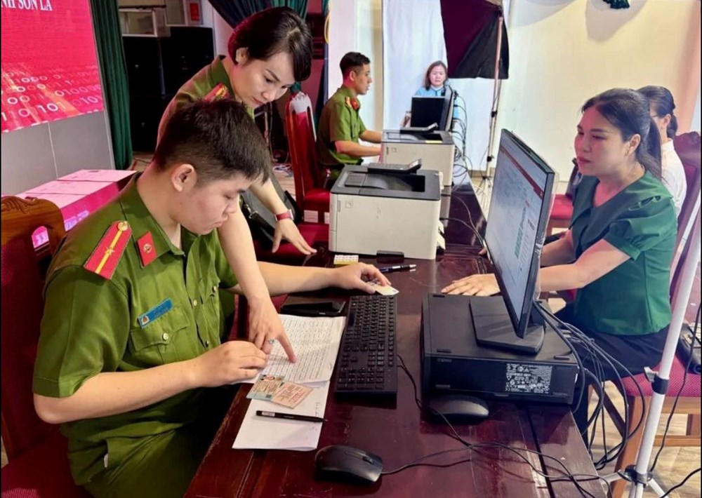 Hoàn thành cấp đổi thẻ đảng viên trên nền tảng số trước ngày 20.8 - ảnh 1