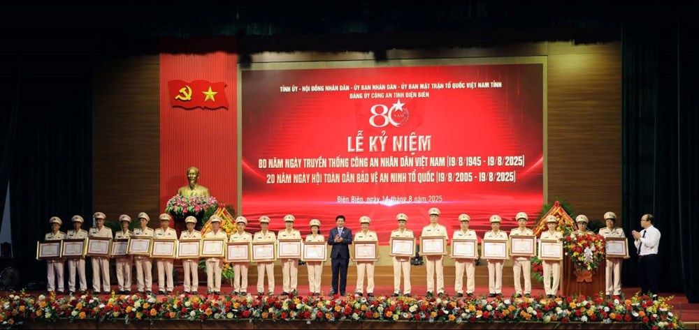 Điện Biên kỷ niệm 80 năm ngày truyền thống Công an nhân dân - ảnh 3