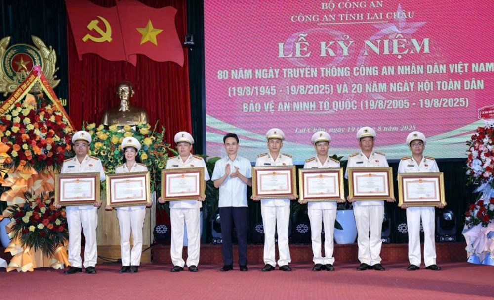 Lai Châu kỷ niệm 80 năm Ngày truyền thống Công an nhân dân - ảnh 3