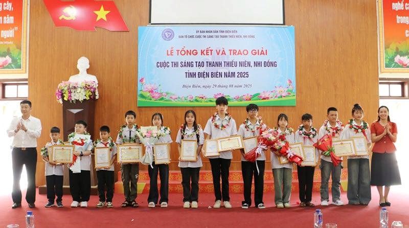 Trao giải Cuộc thi Sáng tạo thanh, thiếu niên, nhi đồng Điện Biên năm 2025 - ảnh 1