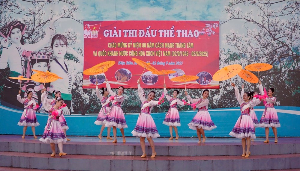 Điện Biên: Sôi nổi các hoạt động văn nghệ, thể thao chào mừng Quốc khánh - ảnh 4