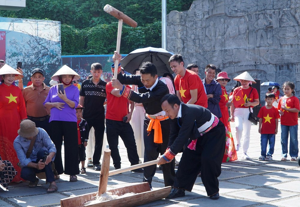 Điện Biên: Sôi nổi các hoạt động văn nghệ, thể thao chào mừng Quốc khánh - ảnh 8