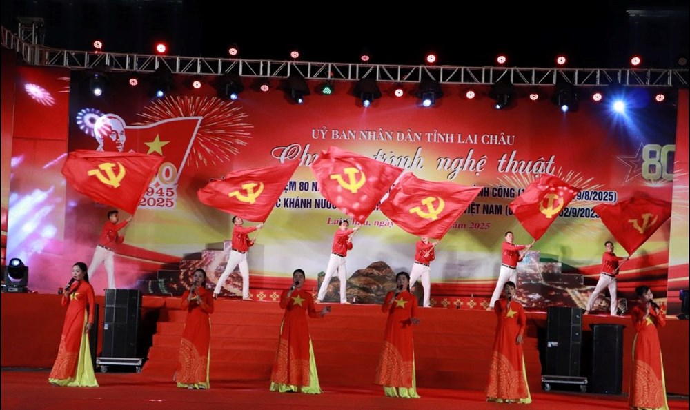 Tự hào chương trình nghệ thuật “Vinh quang Việt Nam - Lai Châu tỏa sáng“ - ảnh 3