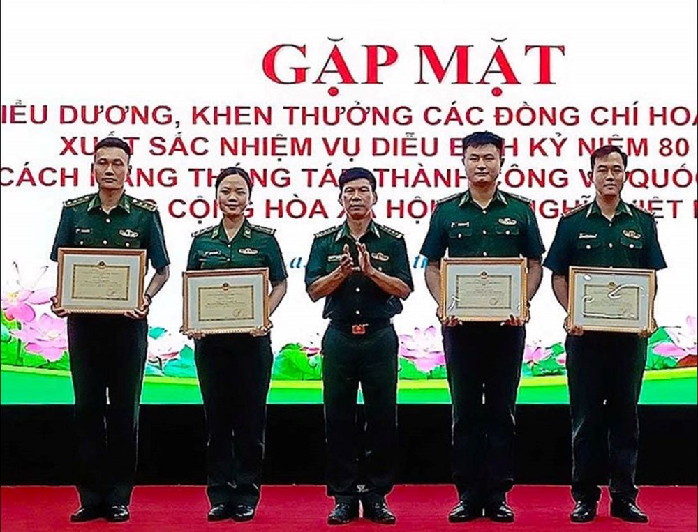 Điện Biên, Sơn La: Tuyên dương, khen thưởng quân nhân hoàn thành xuất sắc nhiệm vụ A80 - ảnh 2