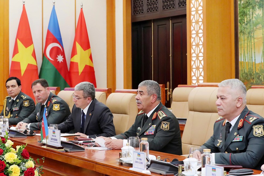 Bộ trưởng Bộ Quốc phòng Phan Văn Giang hội đàm với Bộ trưởng Quốc phòng Azerbaijan - ảnh 4