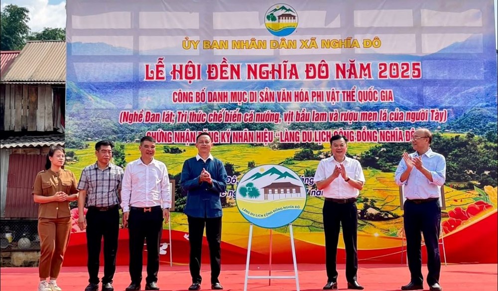 Đậm đà bản sắc văn hóa các dân tộc tại lễ hội đền Nghĩa Đô - ảnh 4