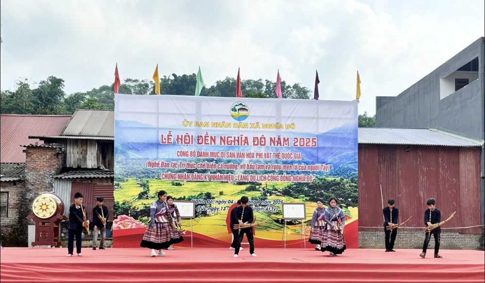 Đậm đà bản sắc văn hóa các dân tộc tại lễ hội đền Nghĩa Đô - ảnh 7