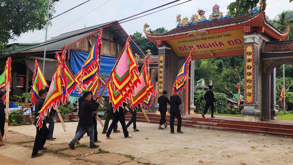 Đậm đà bản sắc văn hóa các dân tộc tại lễ hội đền Nghĩa Đô - ảnh 1