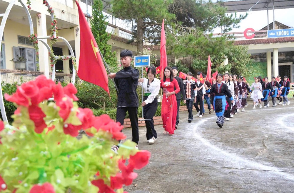 Gần 150 nghìn học sinh Lai Châu hân hoan bước vào năm học mới - ảnh 1