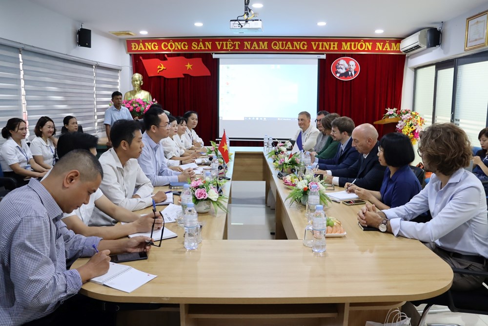 Bảo tàng Chiến thắng Điện Biên Phủ tăng cường hợp tác với Bảo tàng Ký ức chiến tranh Caen (Pháp) - ảnh 1