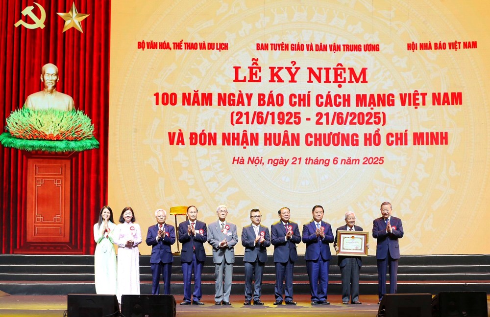 100 năm Báo chí Cách mạng Việt Nam đồng hành cùng dân tộc - ảnh 7