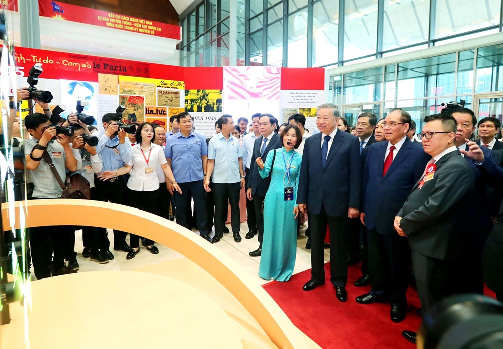 100 năm Báo chí Cách mạng Việt Nam đồng hành cùng dân tộc - ảnh 1
