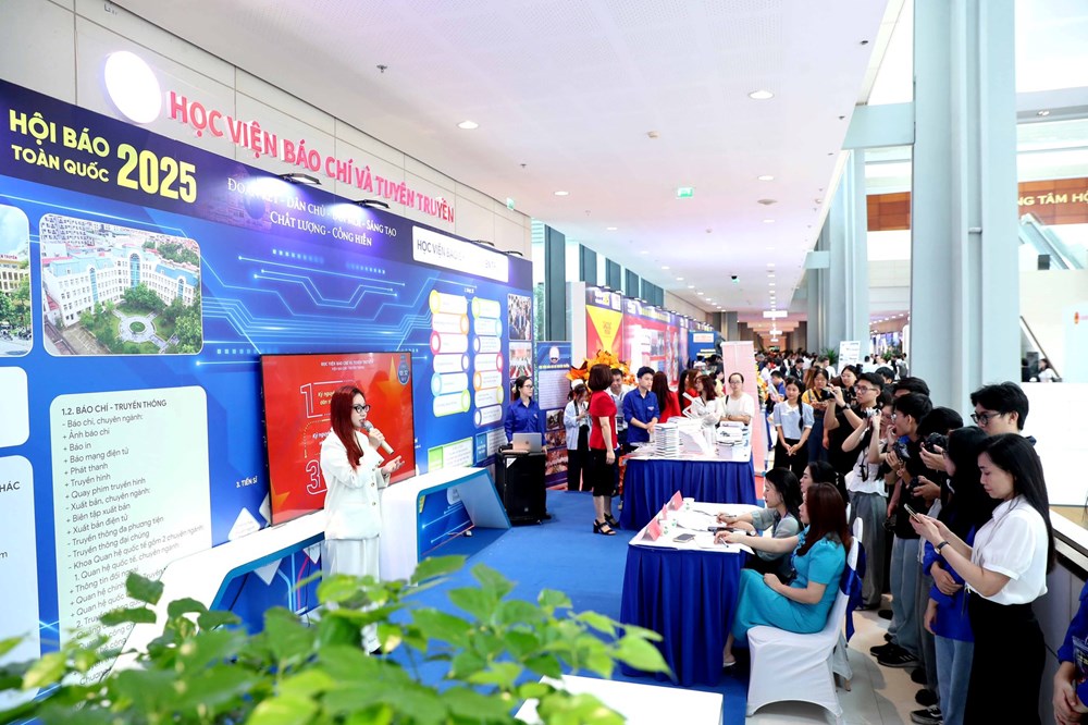 100 năm Báo chí Cách mạng Việt Nam đồng hành cùng dân tộc - ảnh 8