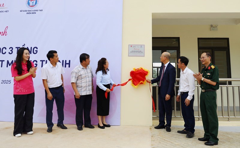 Đưa công trình lớp học 3 tầng Trường PTDTNT- THPT Mường Thanh vào sử dụng - ảnh 2