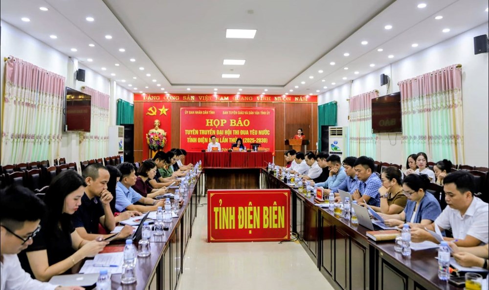 450 đại biểu tham dự Đại hội Thi đua yêu nước tỉnh Điện Biên lần thứ VI - ảnh 1