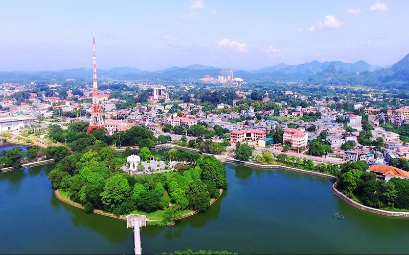 Xây dựng Tuyên Quang ngày càng giàu đẹp, văn minh, bền vững - ảnh 1