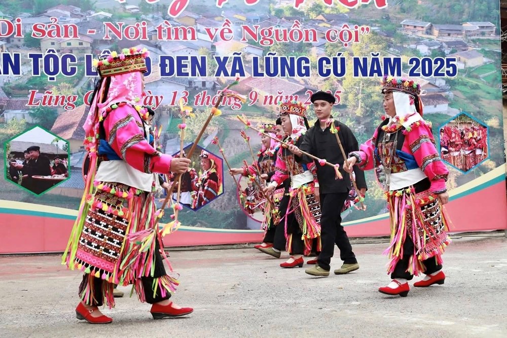 Độc đáo lễ cúng tổ tiên của người Lô Lô ở Lũng Cú - ảnh 3