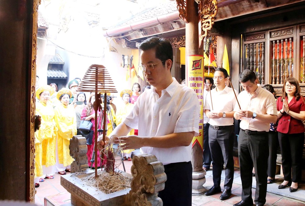 Dâng hương kỷ niệm 908 năm ngày hóa của Hoàng Thái hậu Nguyên phi Ỷ Lan - ảnh 1